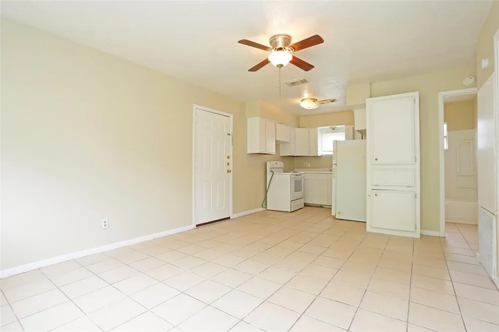 2460 W Shane Street #2 Alvin, TX 77511