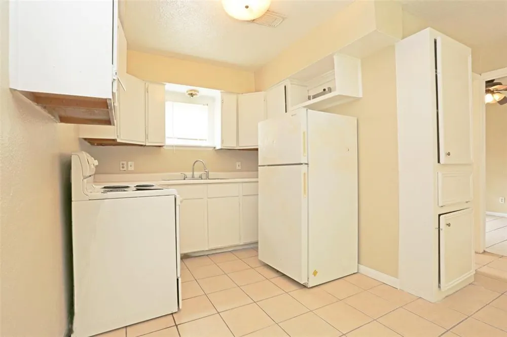 2460 W Shane Street #2 Alvin, TX 77511