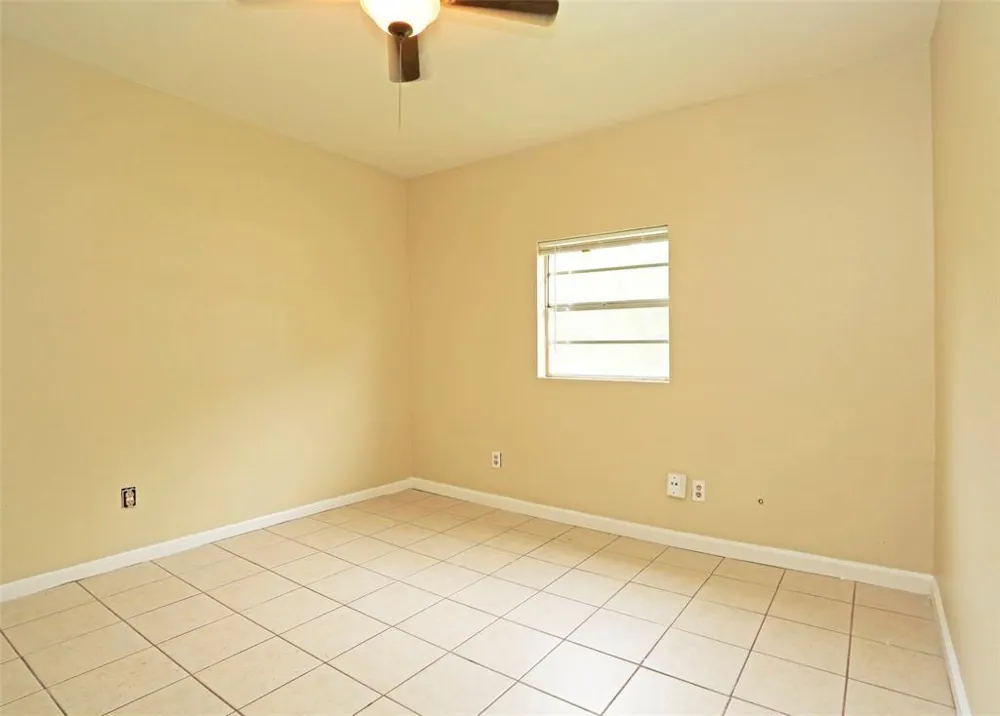 2460 W Shane Street #2 Alvin, TX 77511