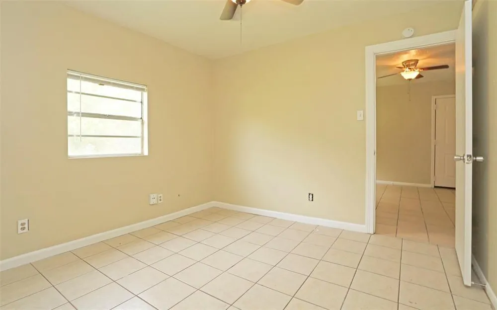 2460 W Shane Street #2 Alvin, TX 77511