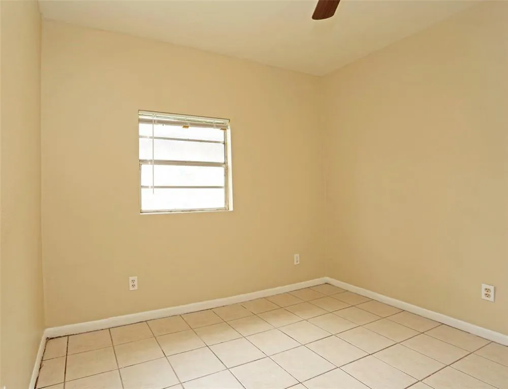 2460 W Shane Street #2 Alvin, TX 77511