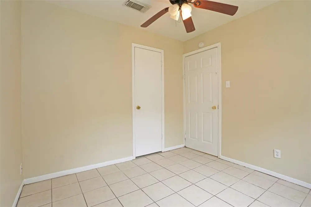 2460 W Shane Street #2 Alvin, TX 77511