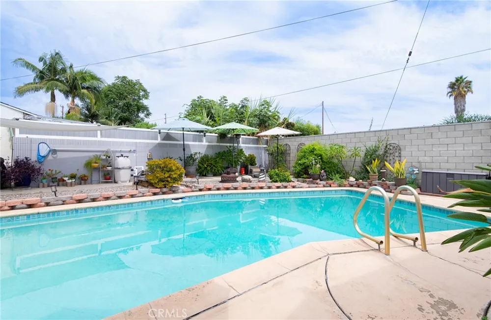 11926 Rives Avenue Downey, CA 90242