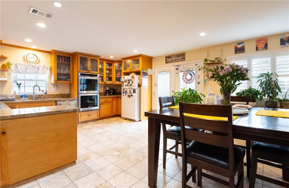11926 Rives Avenue Downey, CA 90242