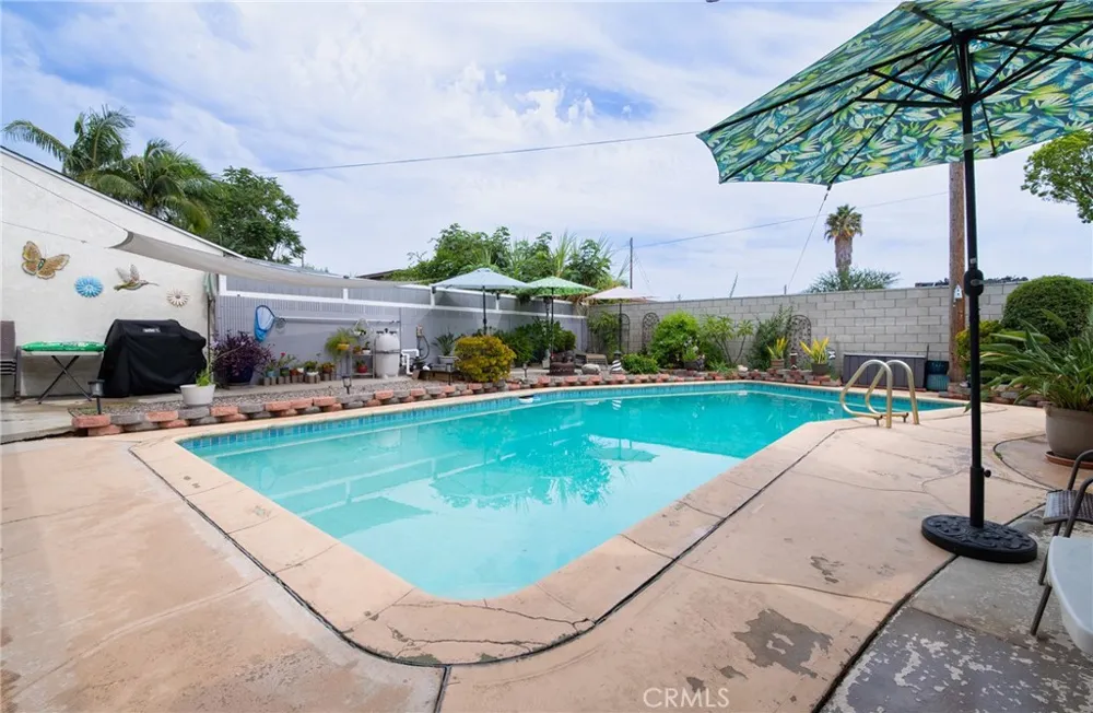 11926 Rives Avenue Downey, CA 90242