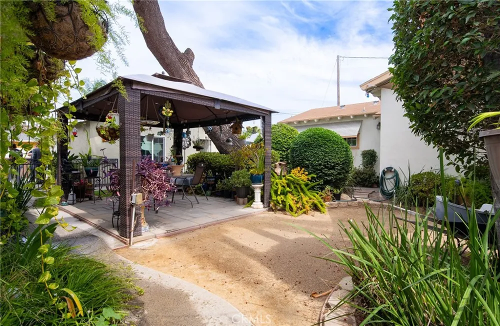 11926 Rives Avenue Downey, CA 90242