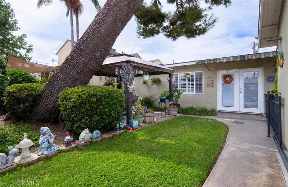 11926 Rives Avenue Downey, CA 90242