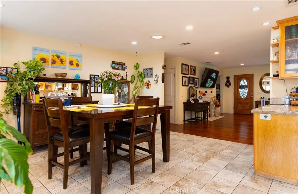 11926 Rives Avenue Downey, CA 90242