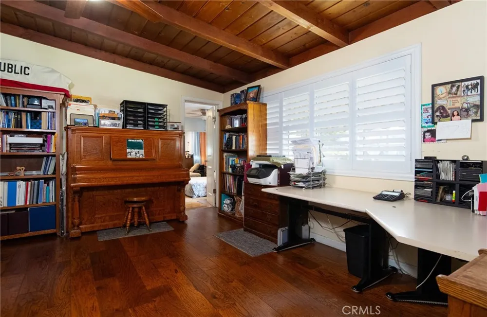 11926 Rives Avenue Downey, CA 90242