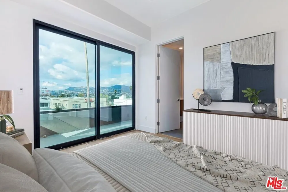 1436 Edgecliffe Drive #103 Los Angeles, CA 90026