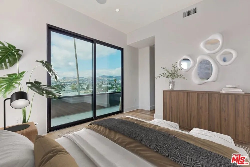1436 Edgecliffe Drive #103 Los Angeles, CA 90026