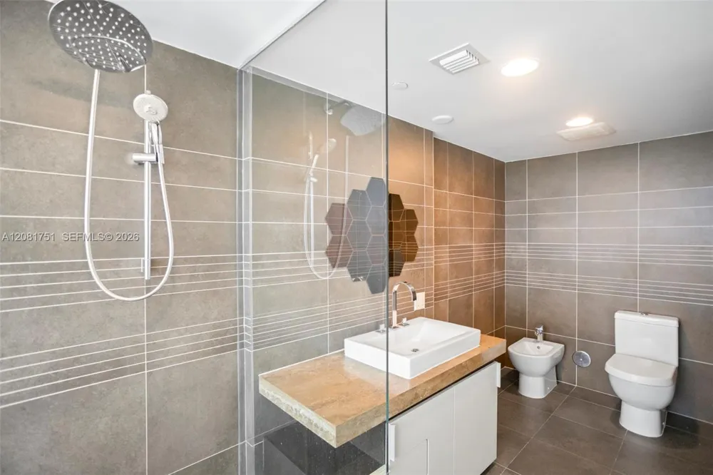 2155 Washington Ct #601 Miami Beach, FL 33139