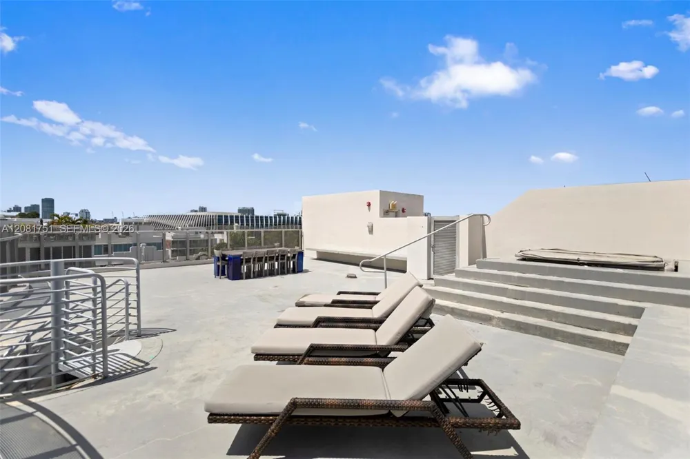 2155 Washington Ct #601 Miami Beach, FL 33139