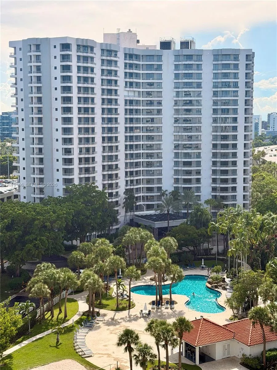 3300 NE 192nd St #702 Aventura, FL 33180