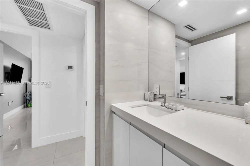 9801 Collins Ave #5U Bal Harbour, FL 33154