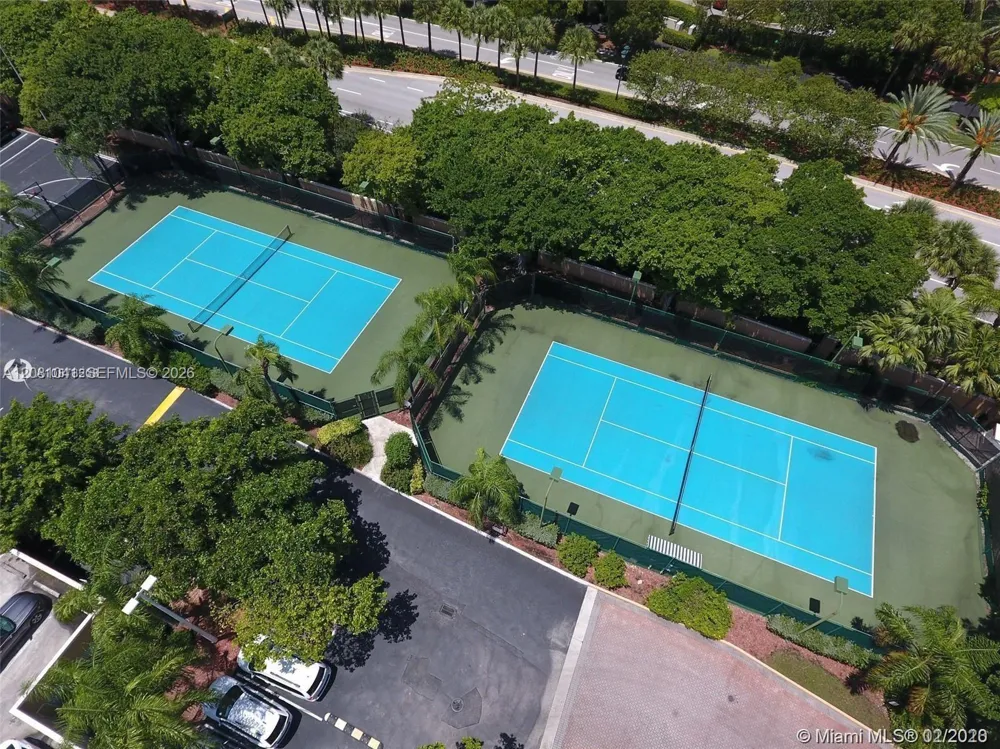 19999 E COUNTRY CLUB DR #1401 Aventura, FL 33180