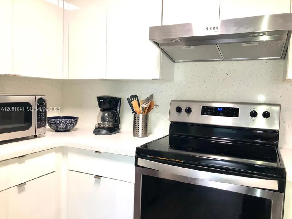 19999 E COUNTRY CLUB DR #1401 Aventura, FL 33180