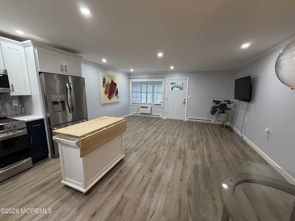 533 Dartmoor Court Lakewood, NJ 08701