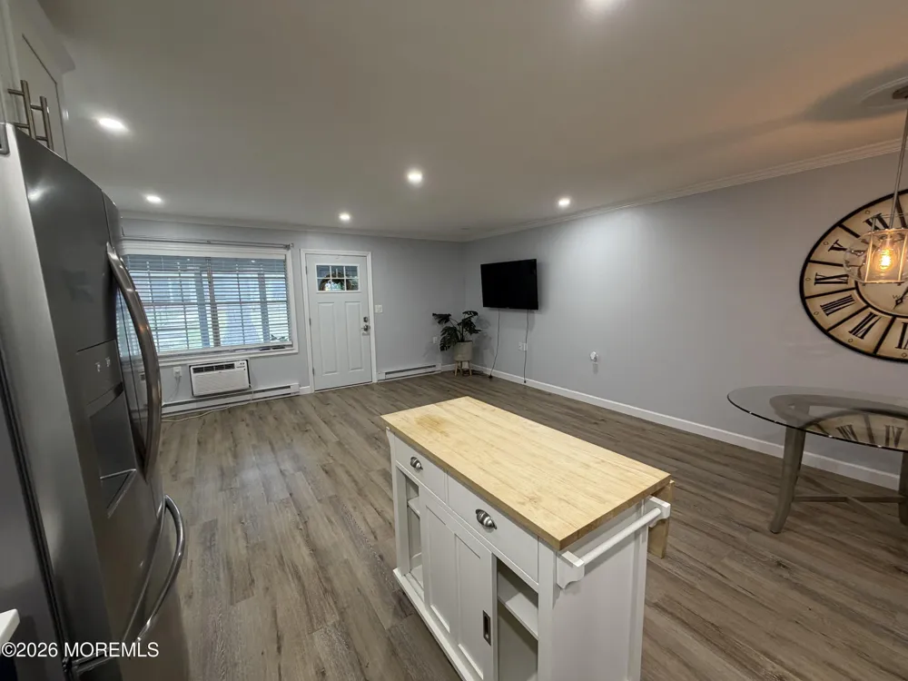 533 Dartmoor Court Lakewood, NJ 08701