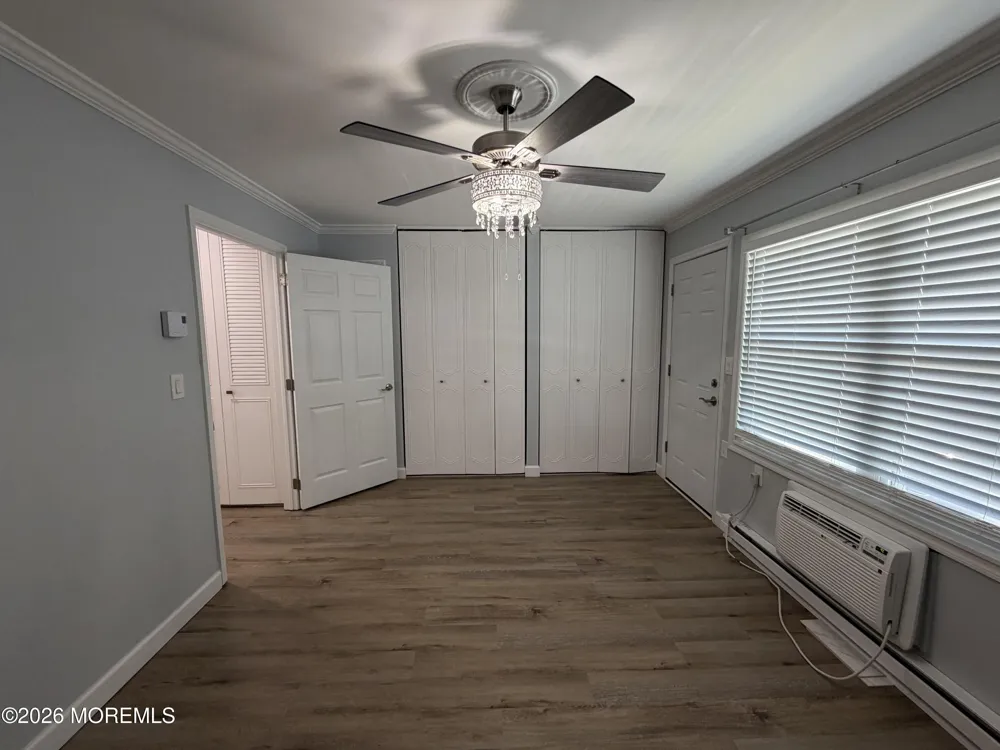 533 Dartmoor Court Lakewood, NJ 08701