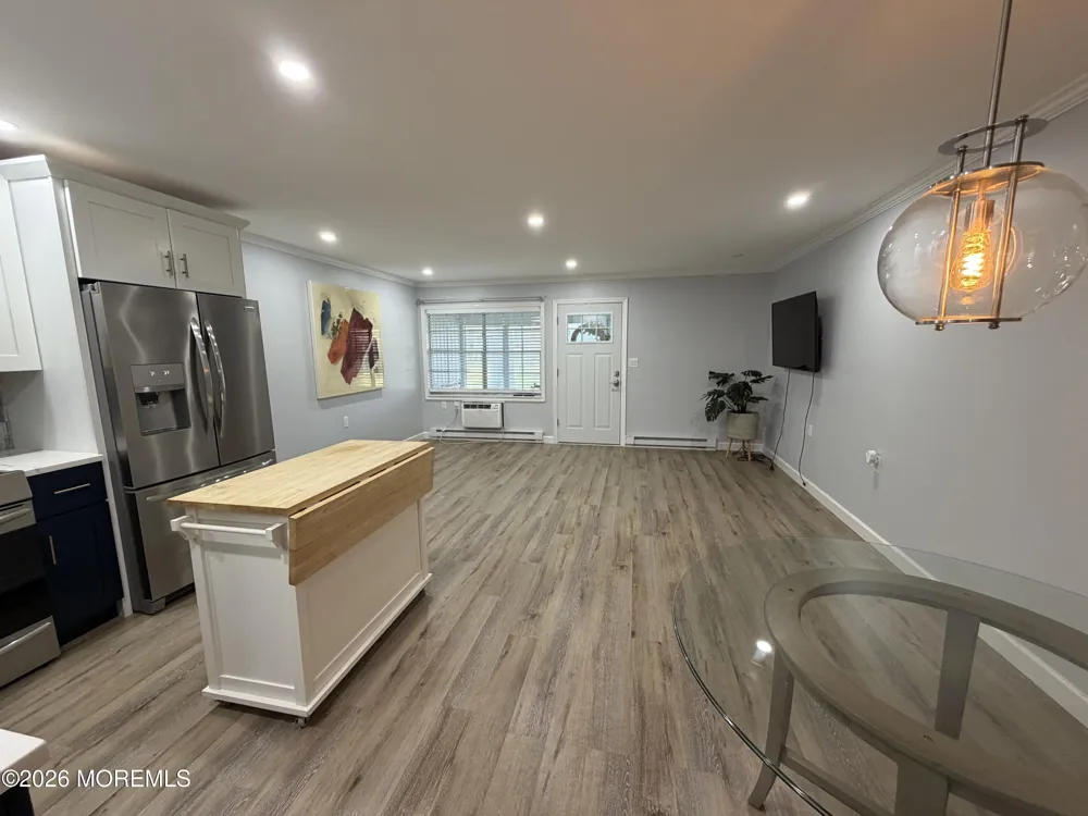 533 Dartmoor Court Lakewood, NJ 08701
