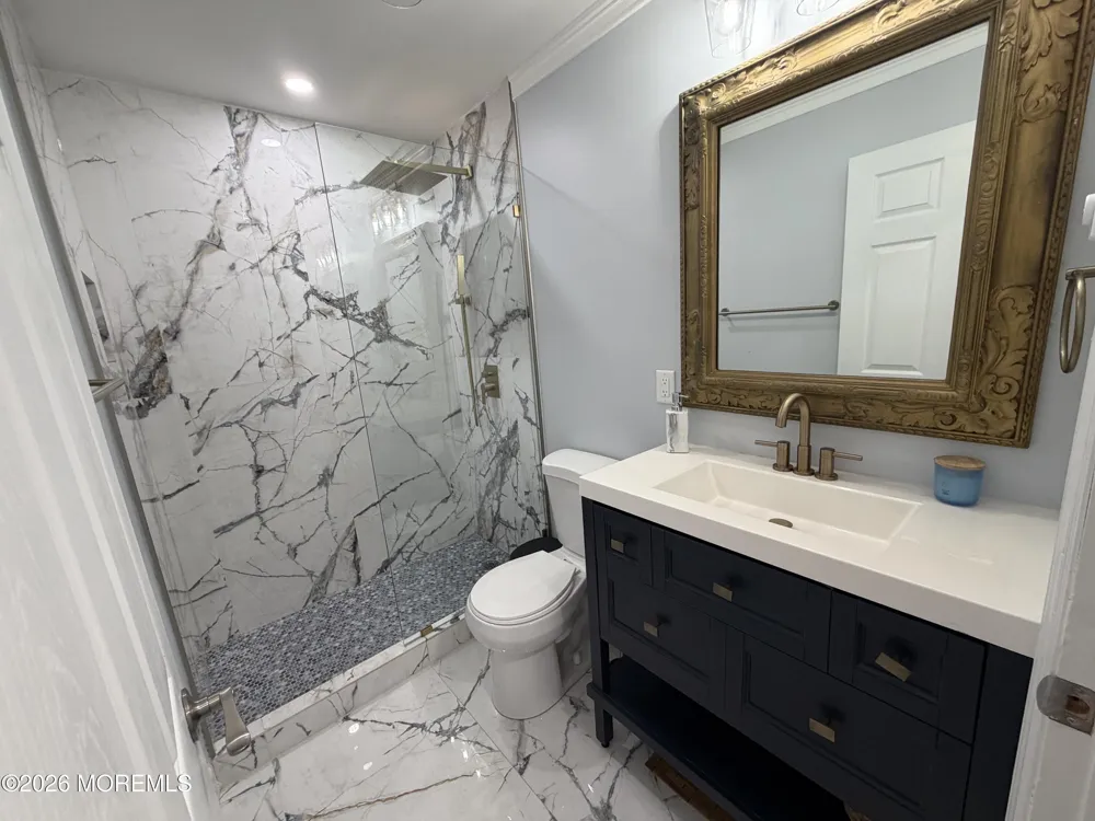533 Dartmoor Court Lakewood, NJ 08701