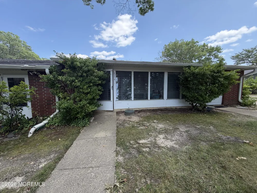533 Dartmoor Court Lakewood, NJ 08701