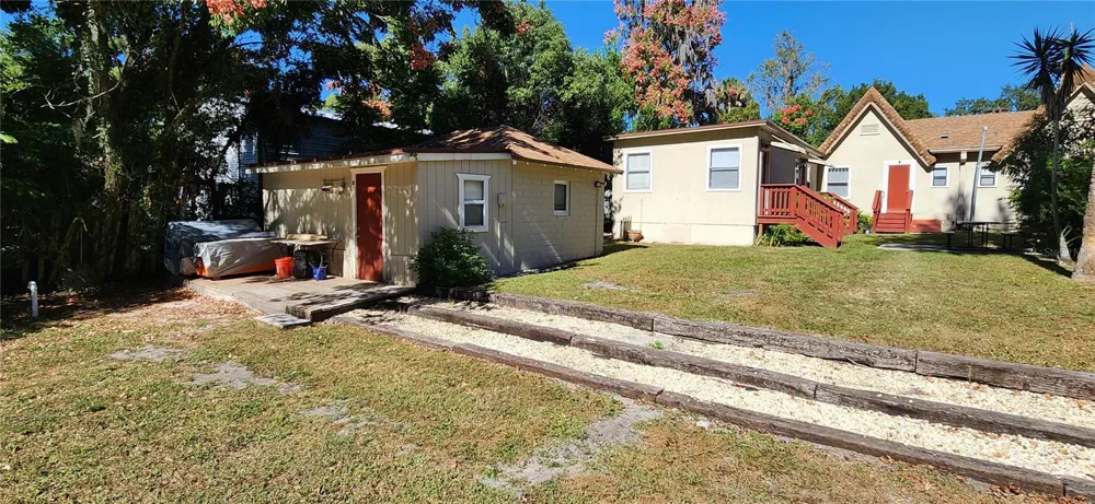 410 W HOWRY AVENUE #D Deland, FL 32720