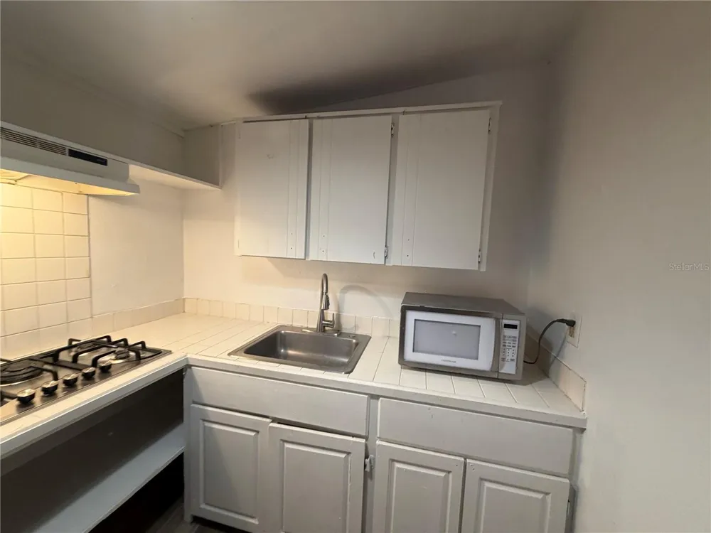 410 W HOWRY AVENUE #D Deland, FL 32720