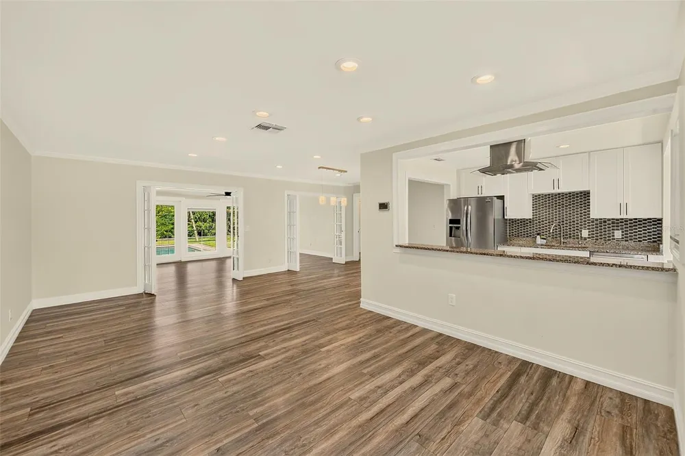 812 WILLOWBRANCH AVENUE Clearwater, FL 33764