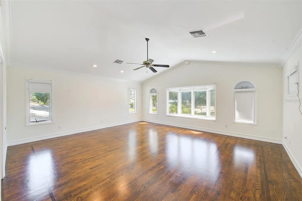 812 WILLOWBRANCH AVENUE Clearwater, FL 33764