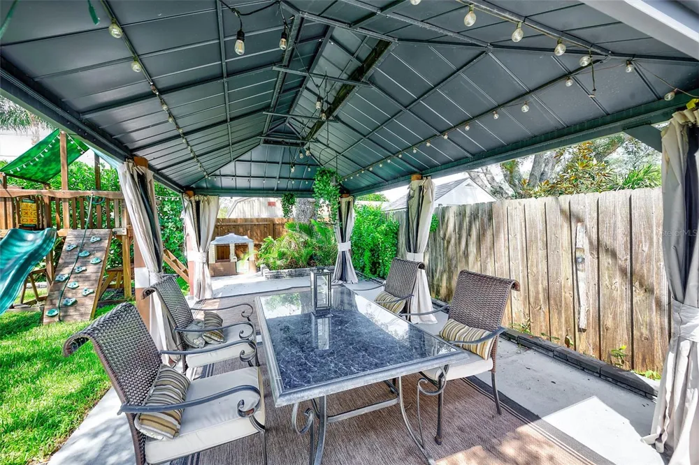 812 WILLOWBRANCH AVENUE Clearwater, FL 33764