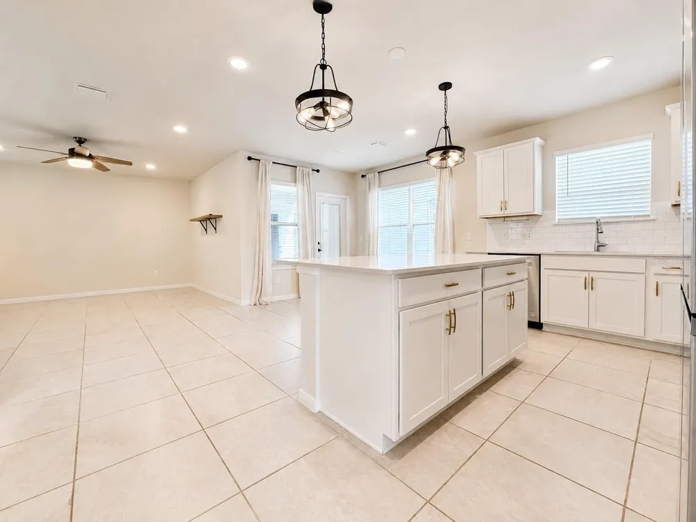2092 CROSS PRAIRIE PARKWAY Kissimmee, FL 34744