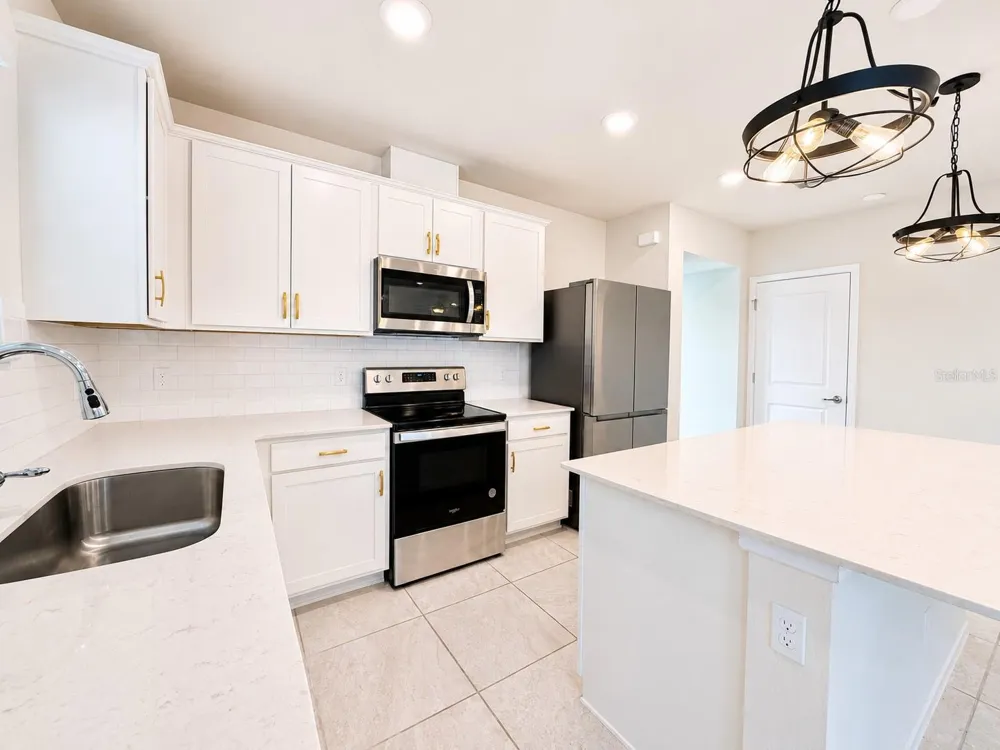 2092 CROSS PRAIRIE PARKWAY Kissimmee, FL 34744