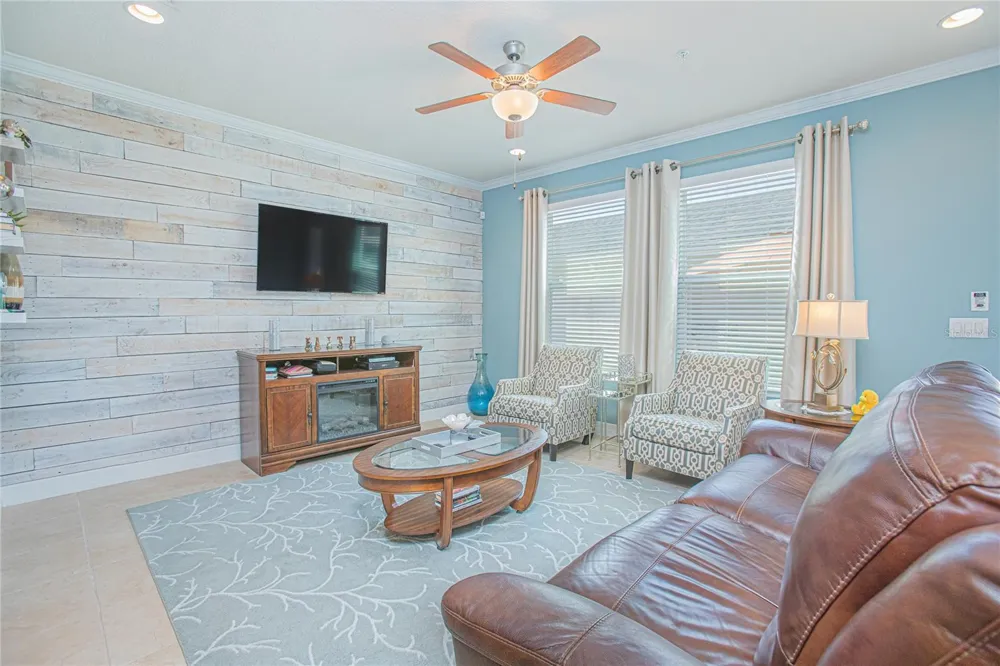 10520 BURROWS STREET Orlando, FL 32832