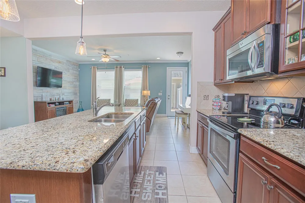 10520 BURROWS STREET Orlando, FL 32832