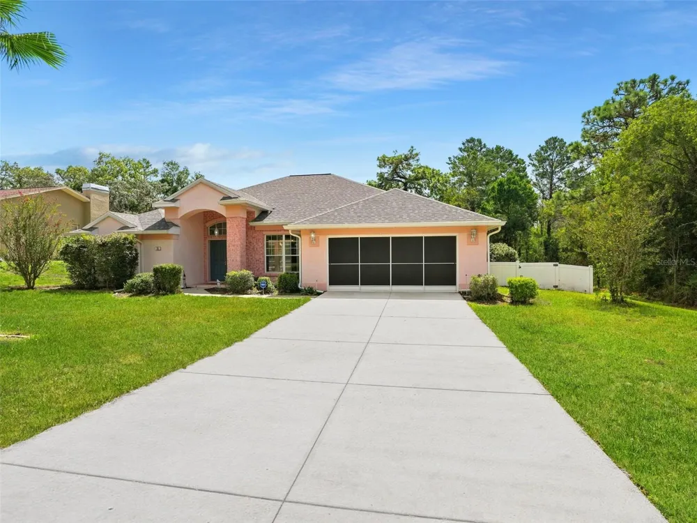 56 OAK VILLAGE BOULEVARD Homosassa, FL 34446