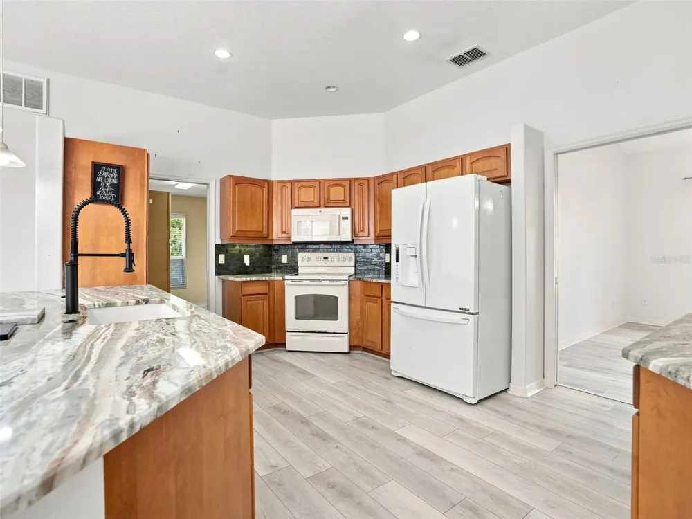 56 OAK VILLAGE BOULEVARD Homosassa, FL 34446