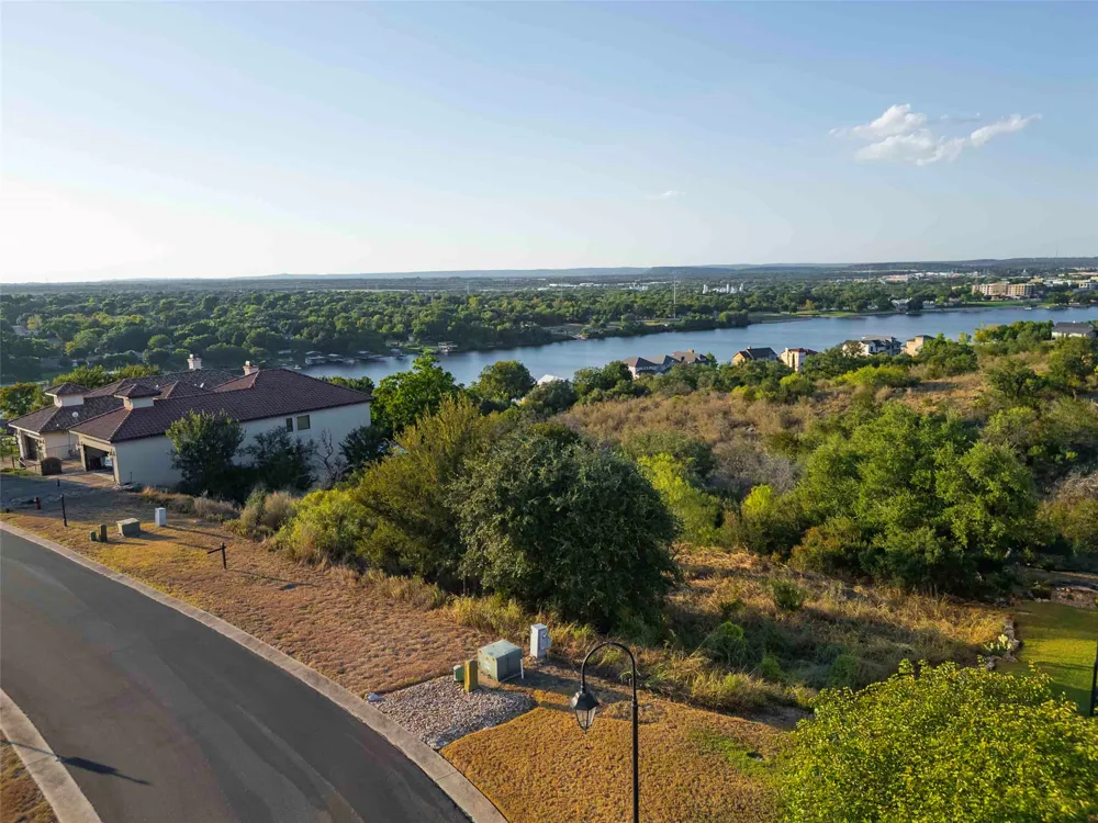4 Bendito Way Drive Marble Falls, TX 78654