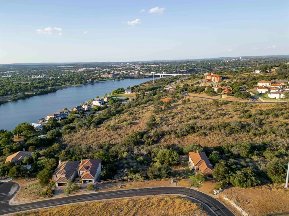 4 Bendito Way Drive Marble Falls, TX 78654