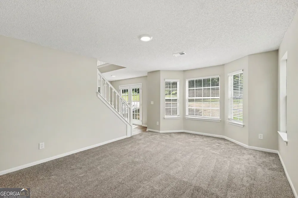 6182 Giles RD Lithonia, GA 30058