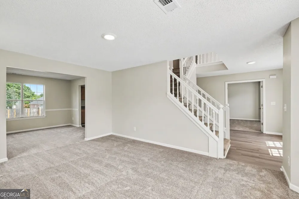 6182 Giles RD Lithonia, GA 30058
