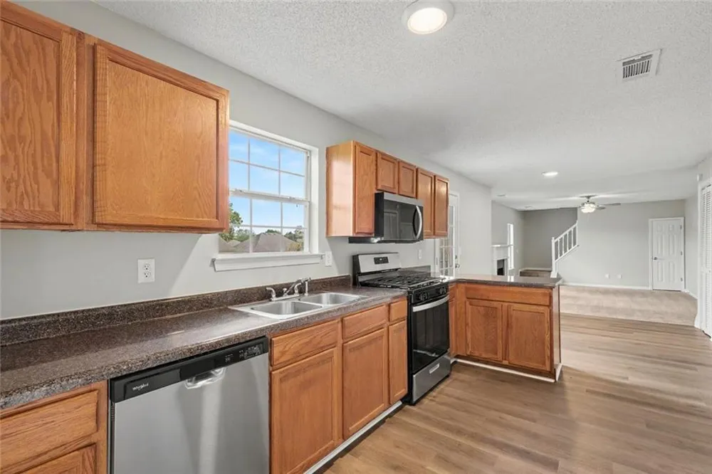 6182 Giles Road Lithonia, GA 30058