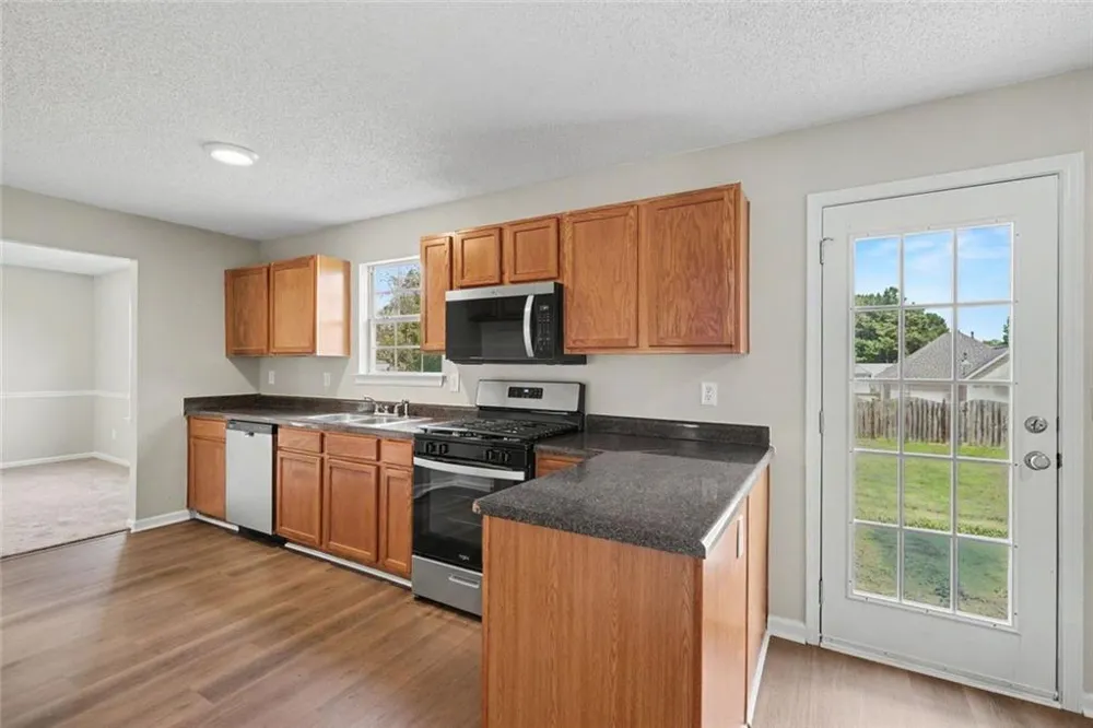 6182 Giles Road Lithonia, GA 30058
