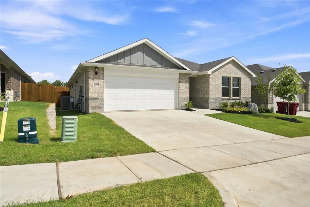 2109 Rannoch Street Sherman, TX 75092