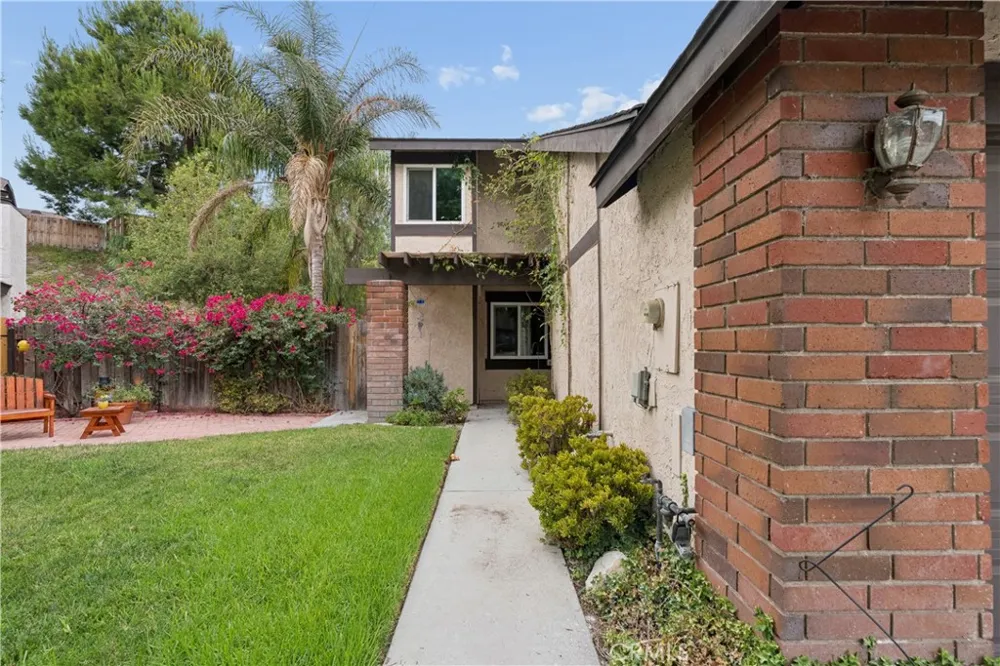 16939 Highfalls Canyon Country, CA 91387