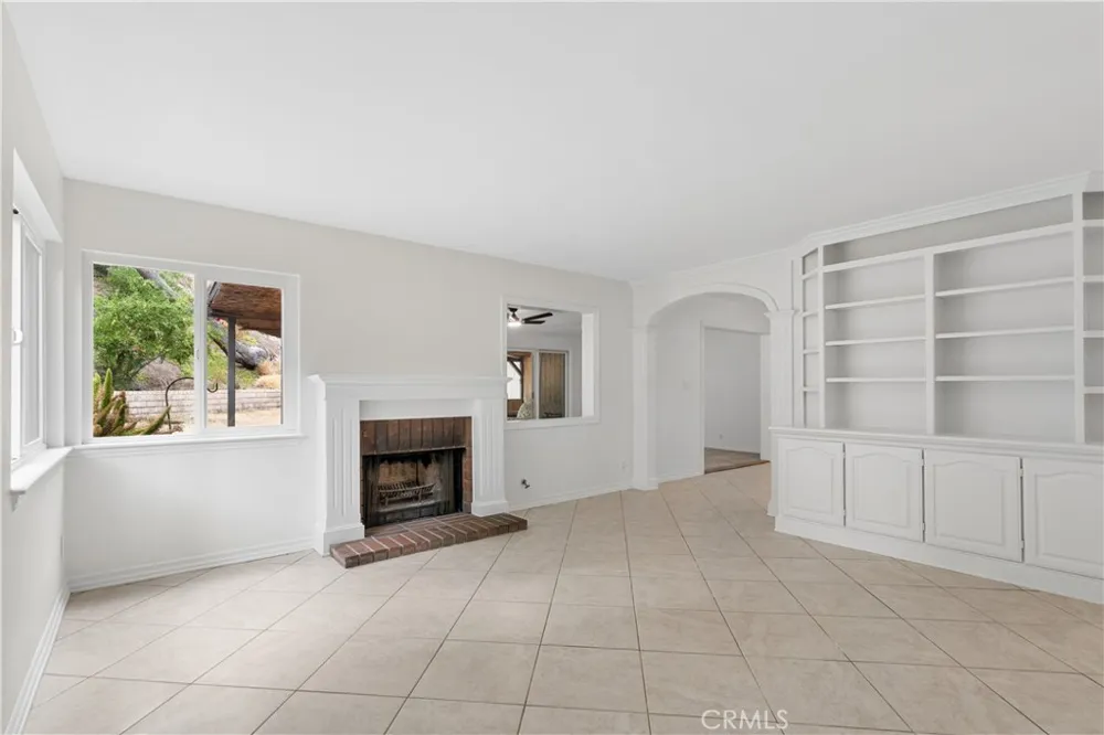 16939 Highfalls Canyon Country, CA 91387