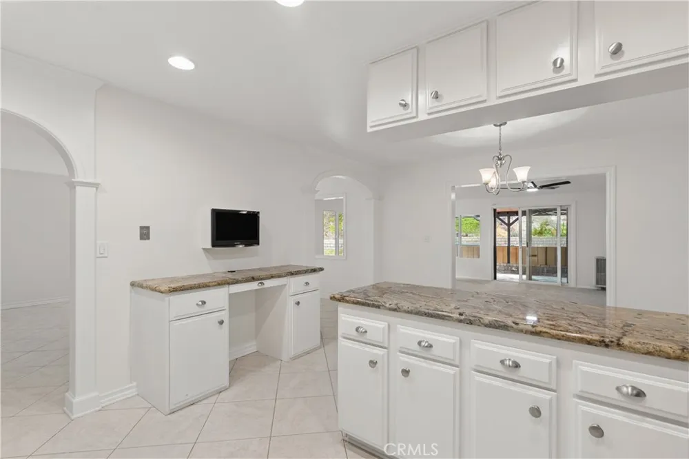 16939 Highfalls Canyon Country, CA 91387