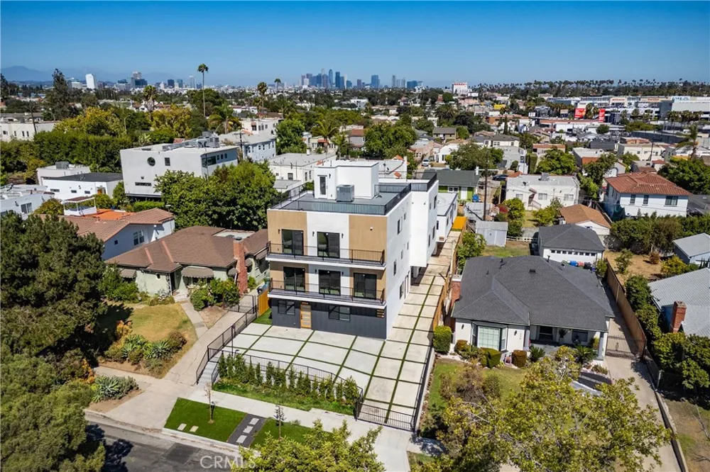 1330 S Longwood Avenue Los Angeles, CA 90019