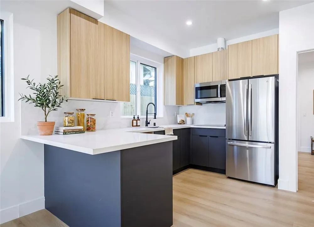 1330 S Longwood Avenue Los Angeles, CA 90019